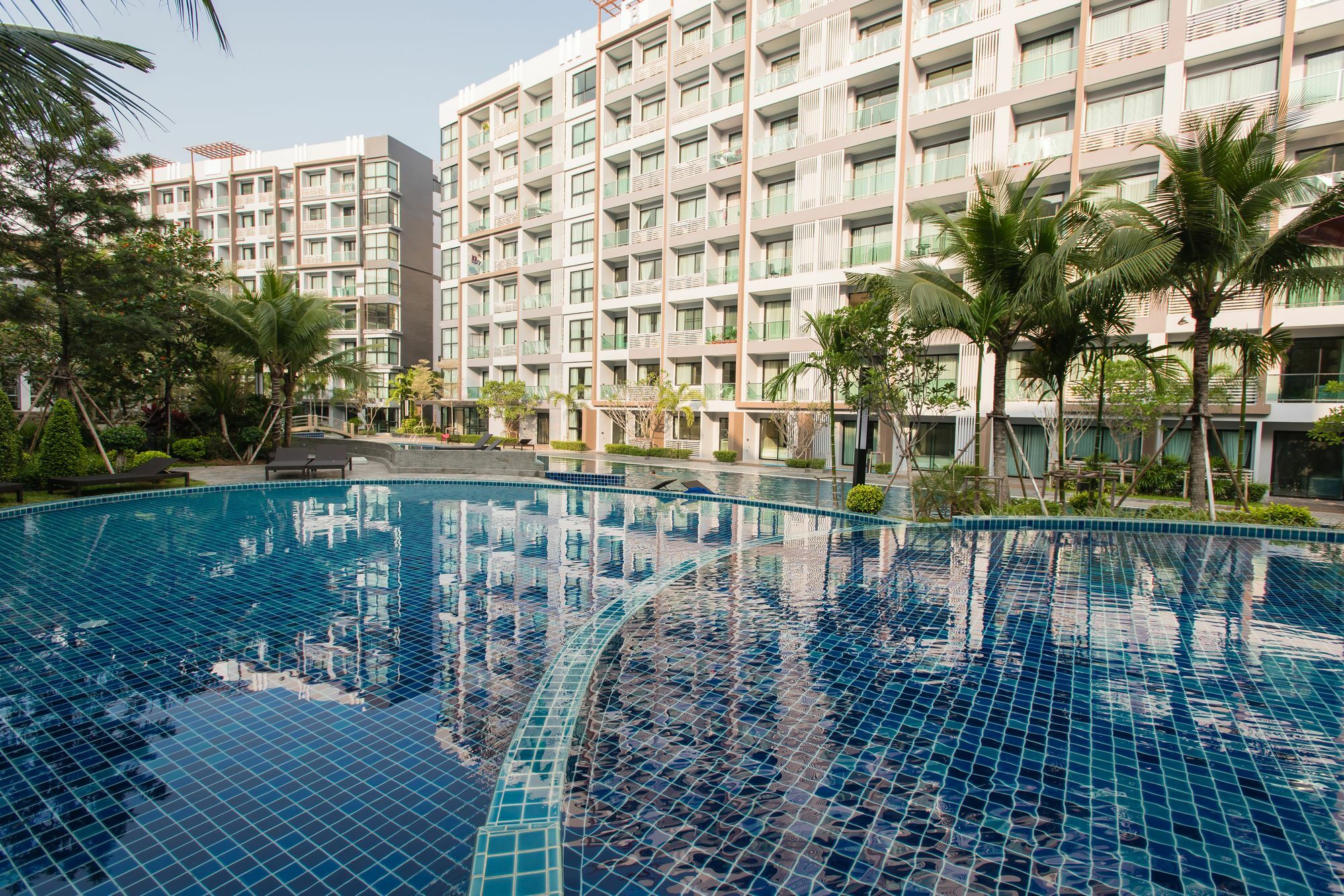 Dusit Grand Park Apartment Джомтиен Бийч Екстериор снимка